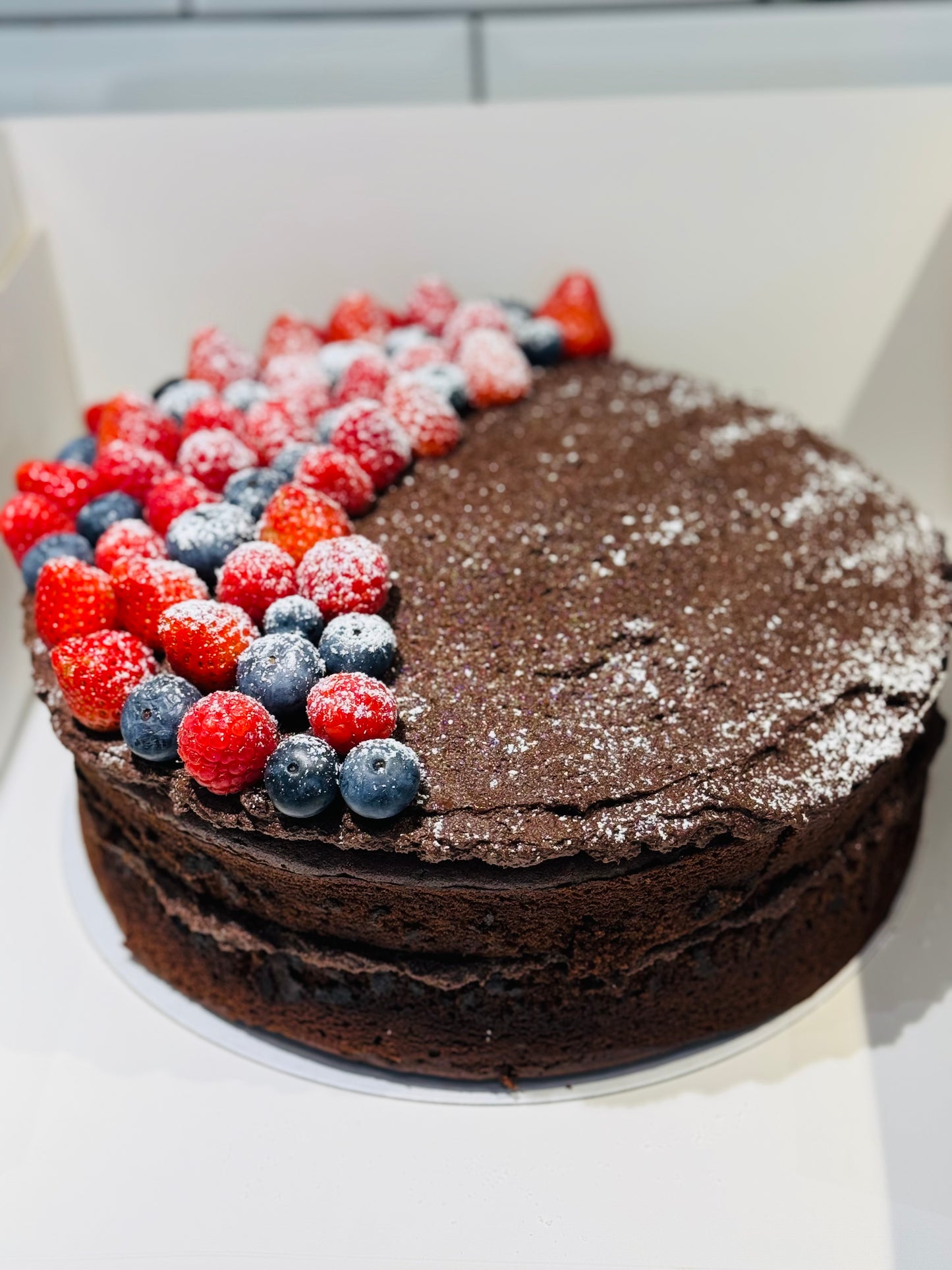 XL Vegan Chocolate Sponge with Berries