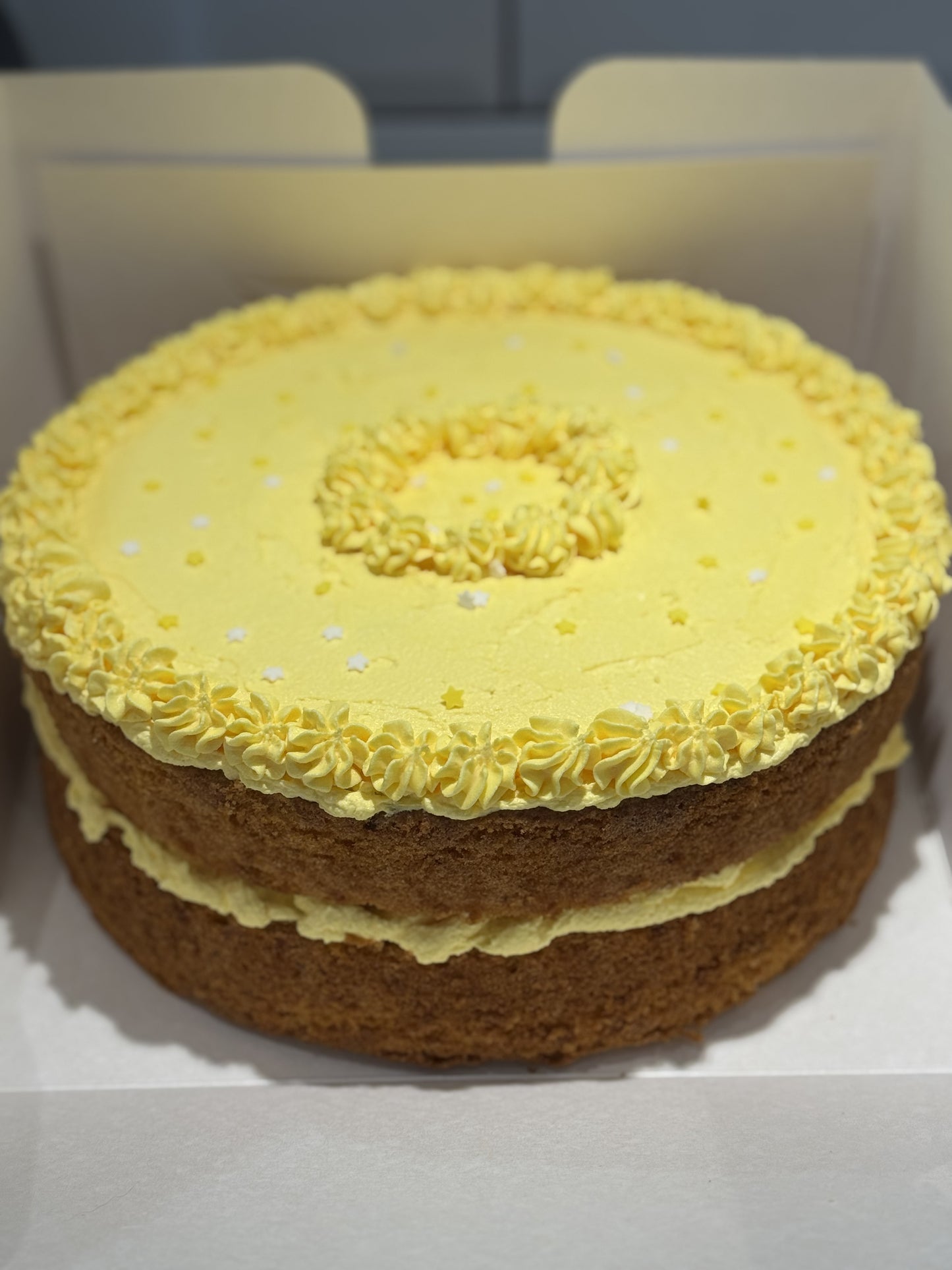 Lemon Sponge with Lemon Buttercream Icing