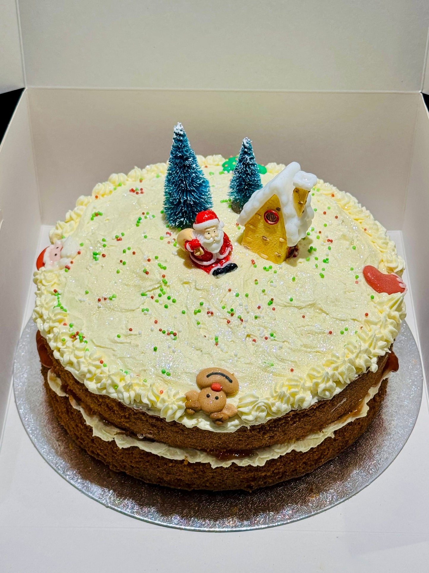 Festive Sponge with Buttercream Icing