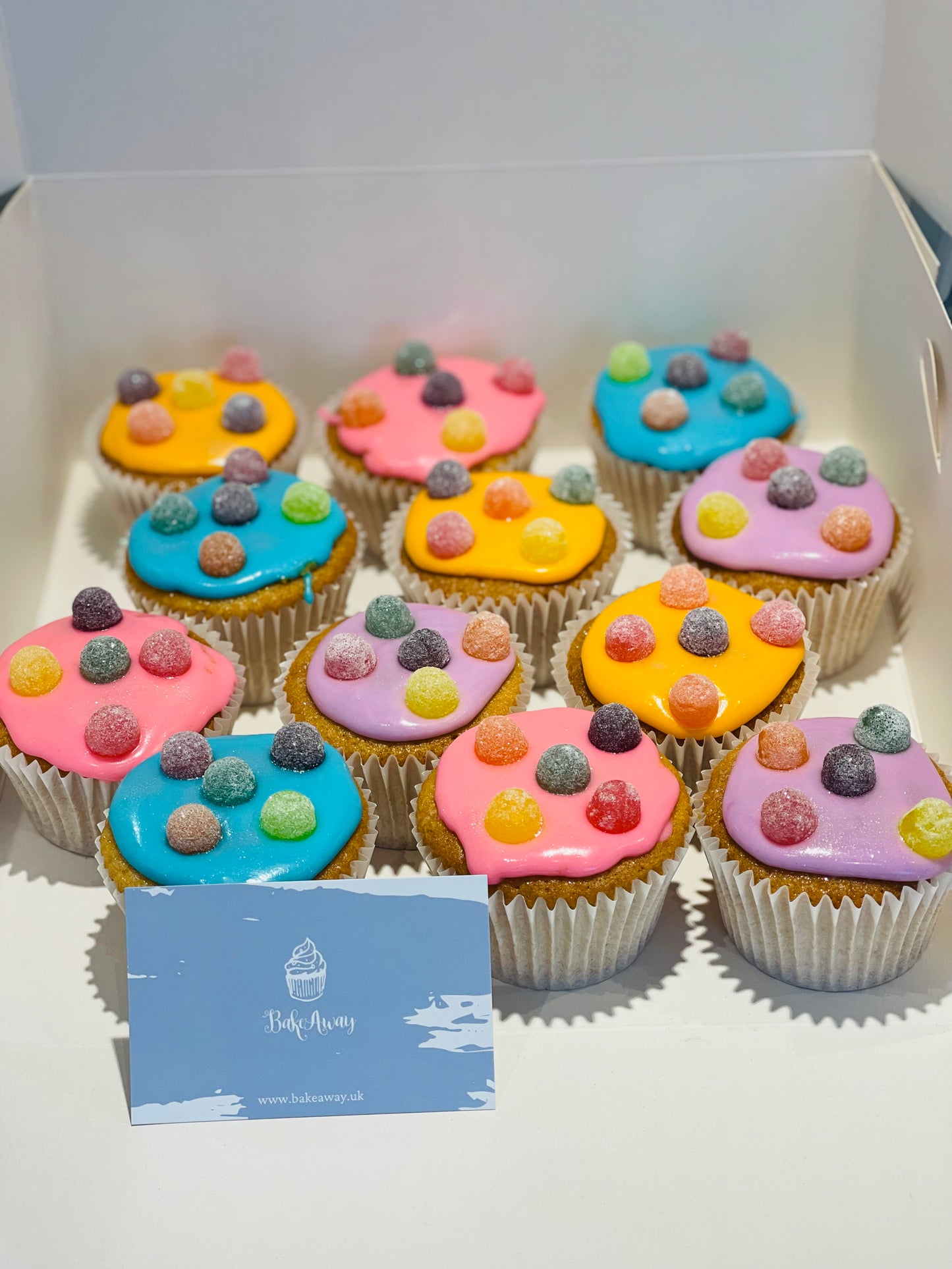 Vanilla Sweetie Cupcakes - 12 Cupcakes