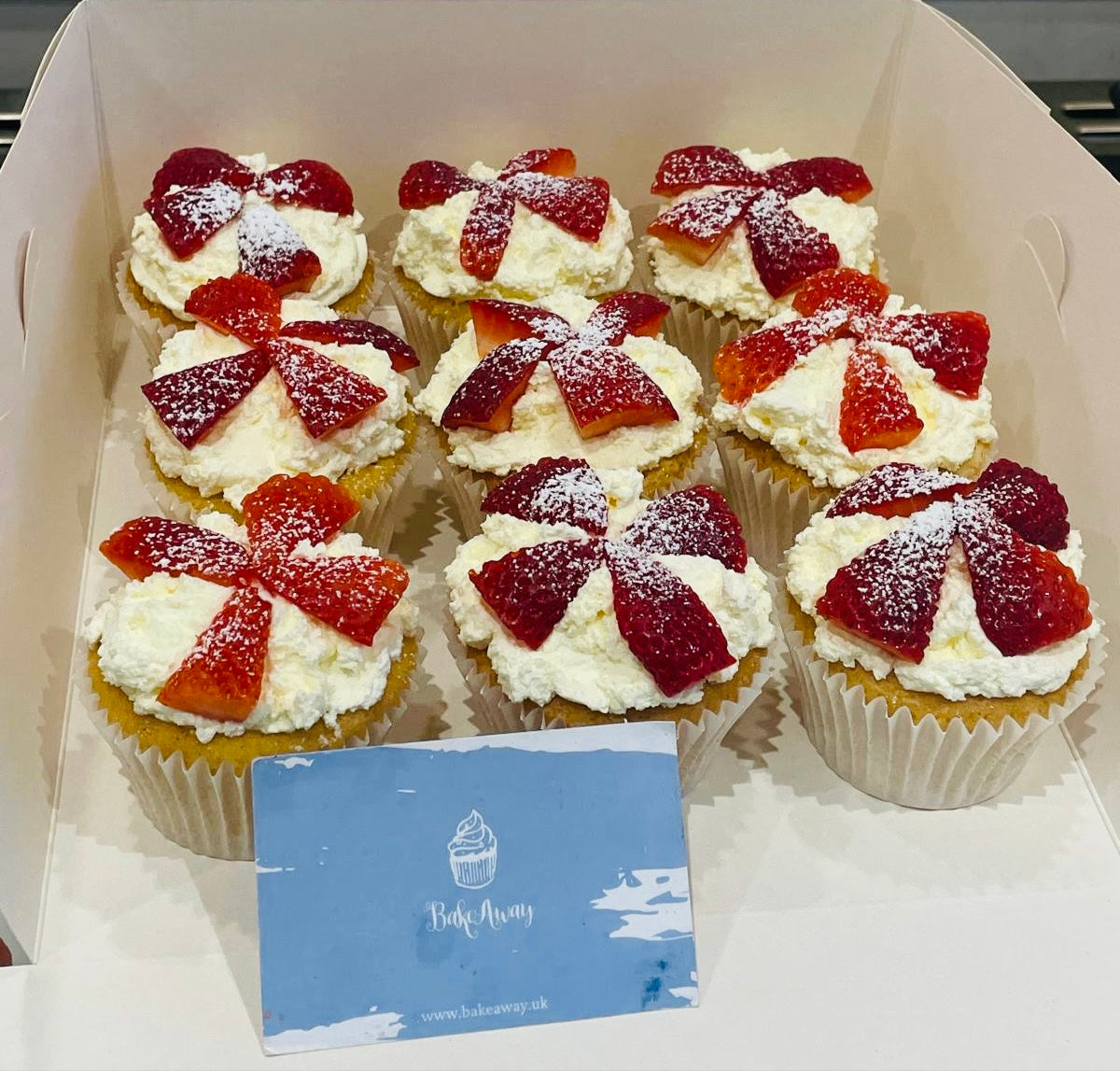 Strawberries & Cream Cupcakes